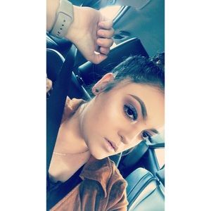 Meet your Posher, Danielle